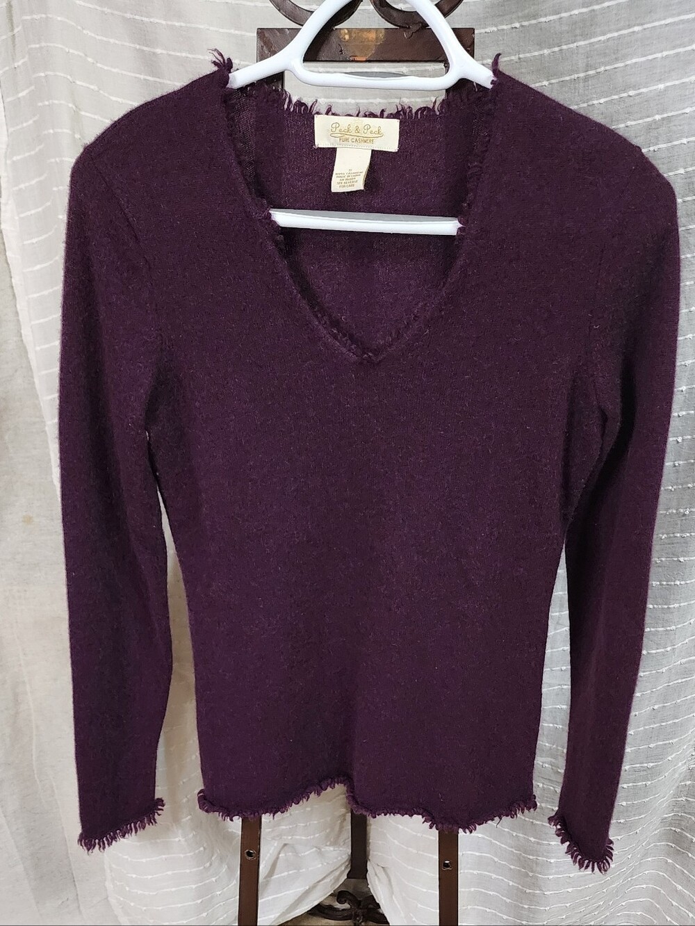 Vintage‎ Peck & Peck 100% Cashmere Distressed Eyelash Trim Sweater S Plum